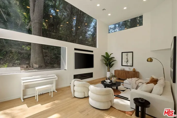 2557 Greenvalley Road, Los Angeles, California 90046