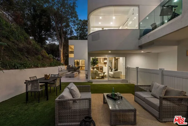 2557 Greenvalley Road, Los Angeles, California 90046