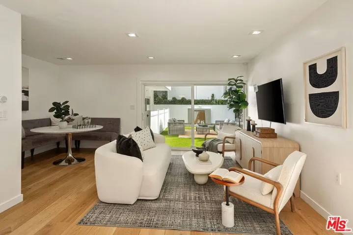 2557 Greenvalley Road, Los Angeles, California 90046