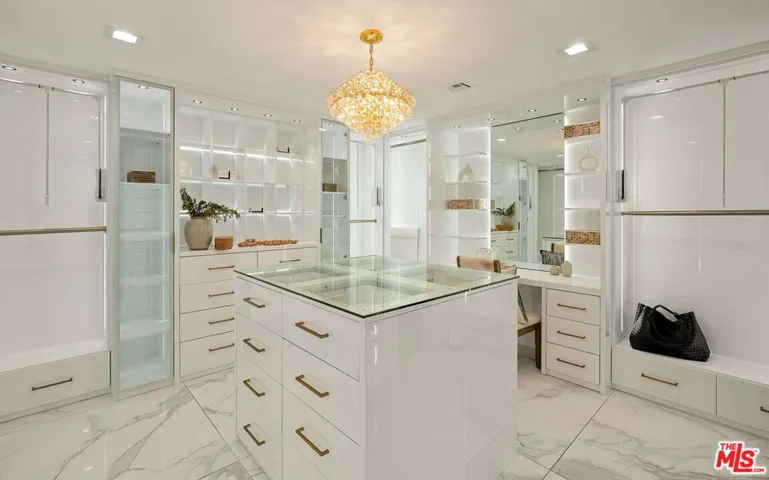 2557 Greenvalley Road, Los Angeles, California 90046