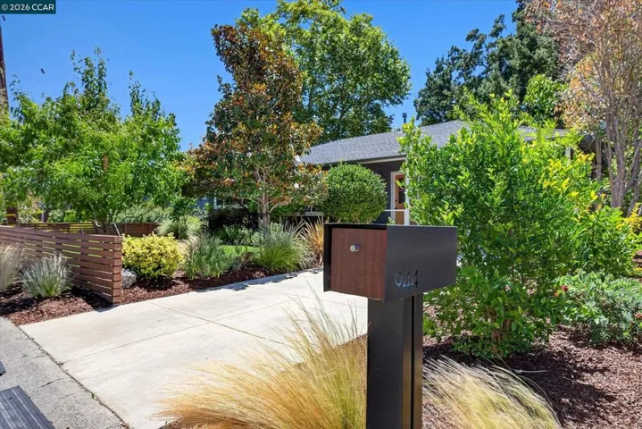 944 Juanita, Lafayette, California 94595