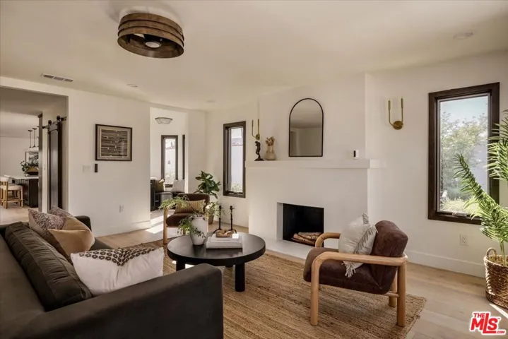 1565 Murray Circle, Los Angeles, California 90026