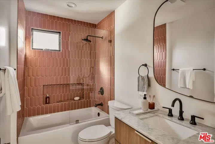 1565 Murray Circle, Los Angeles, California 90026