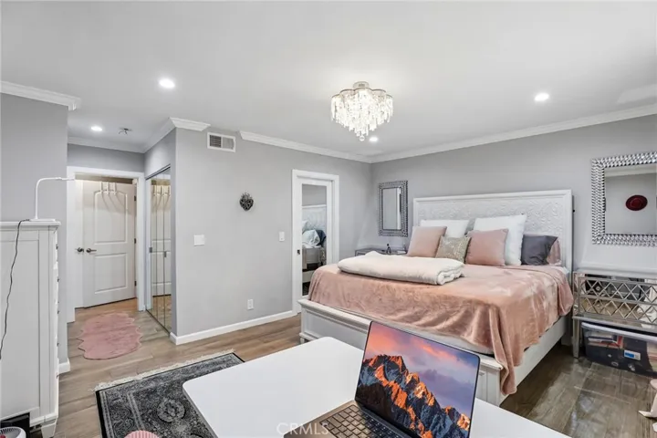 1221 N Kings, West Hollywood, California 90069