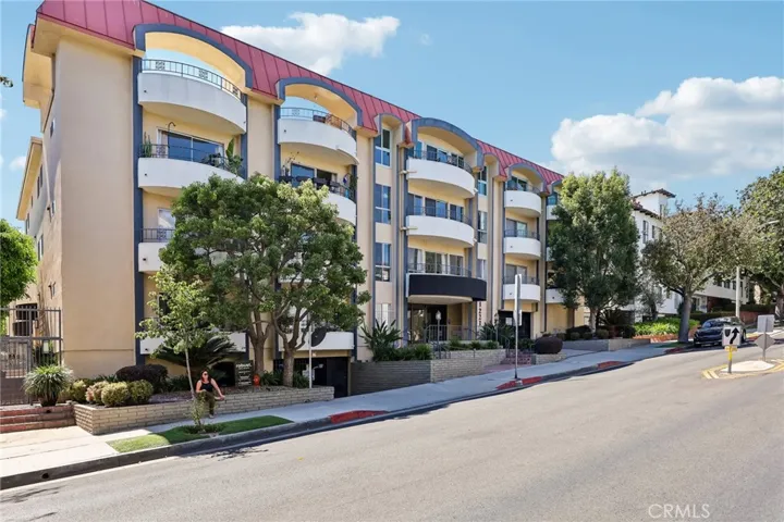 1221 N Kings, West Hollywood, California 90069