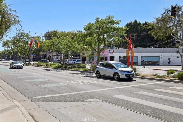 1221 N Kings, West Hollywood, California 90069