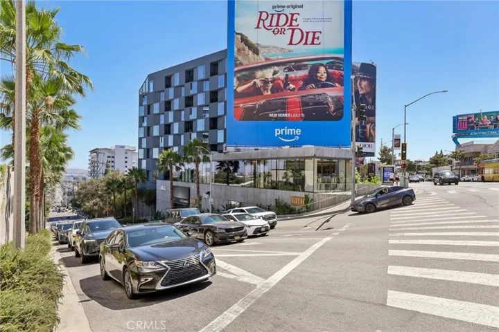 1221 N Kings, West Hollywood, California 90069