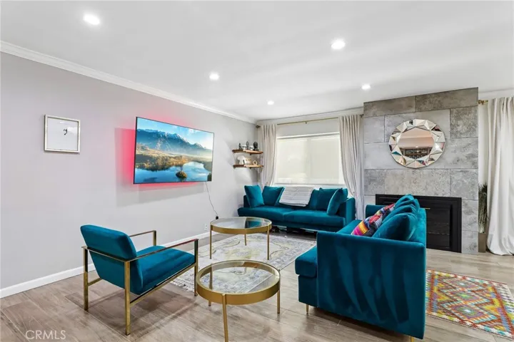 1221 N Kings, West Hollywood, California 90069