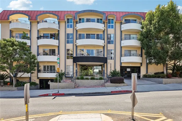 1221 N Kings, West Hollywood, California 90069