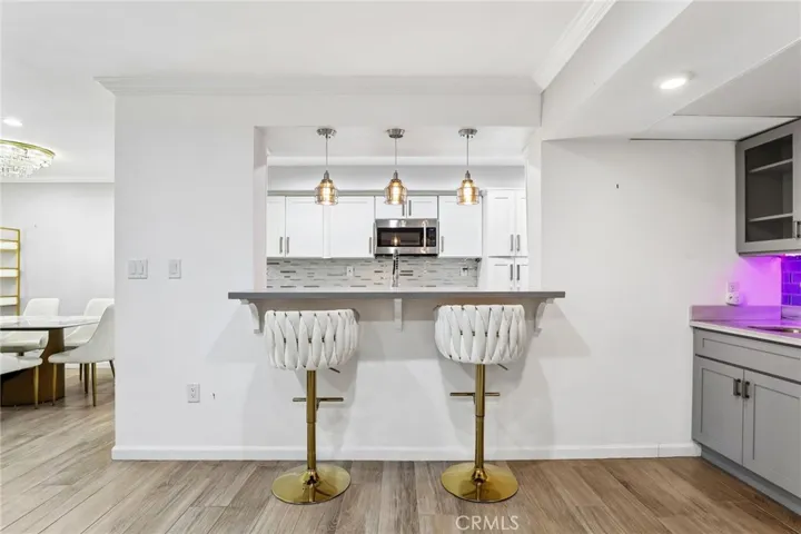 1221 N Kings, West Hollywood, California 90069