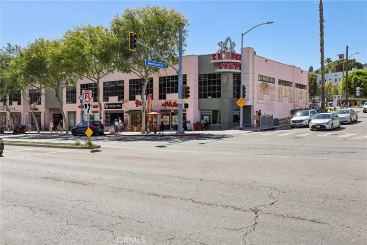 1221 N Kings, West Hollywood, California 90069