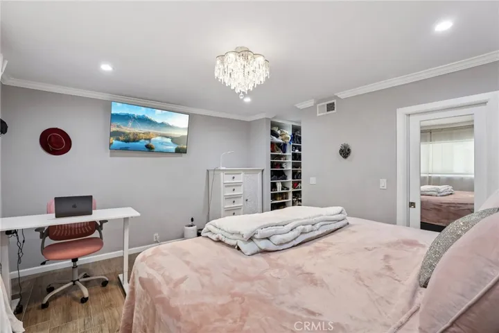 1221 N Kings, West Hollywood, California 90069