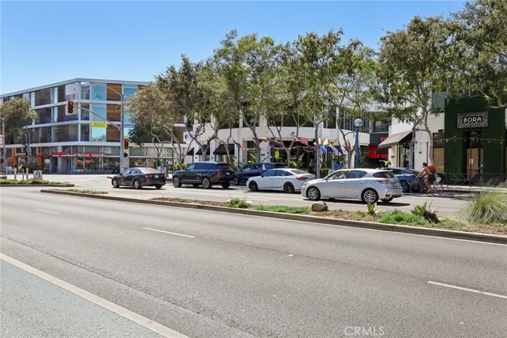 1221 N Kings, West Hollywood, California 90069