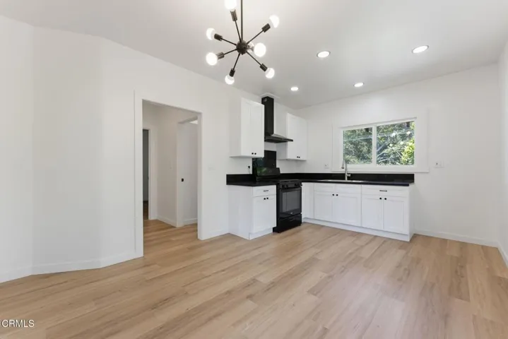 18b-1128 Fremont Ave-19