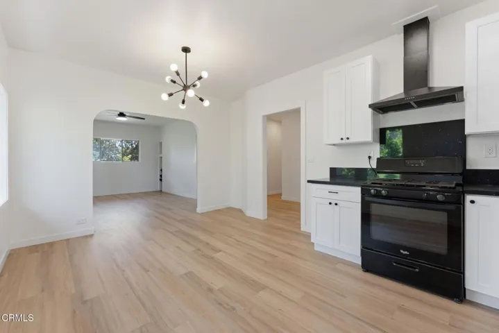 17b-1128 Fremont Ave-20