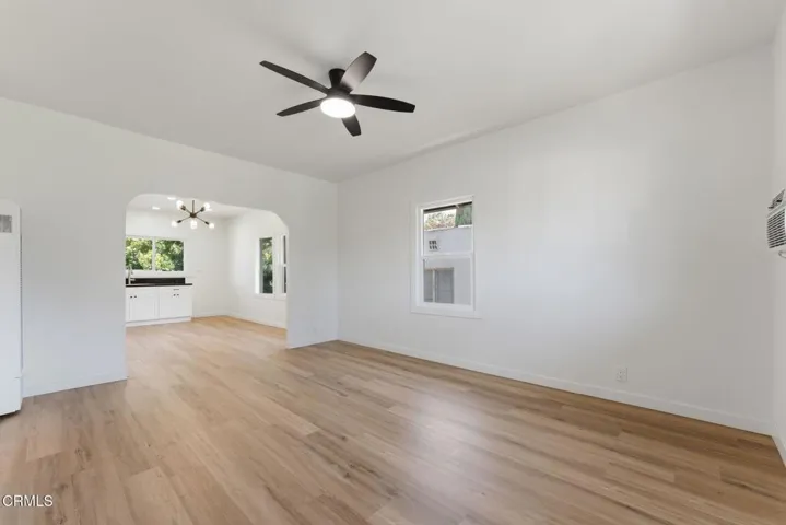 16b-1128 Fremont Ave-18