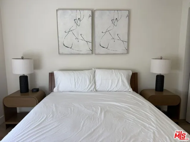 1110 S Spaulding Avenue 204, Los Angeles, California 90019