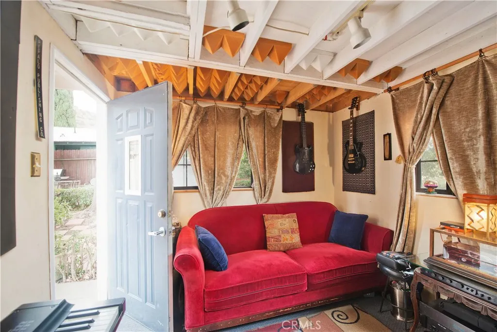 Detached guest unit