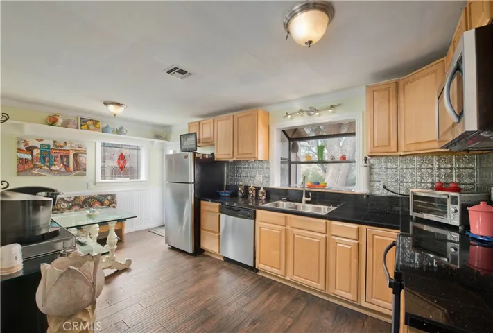 9516 Dennis, Chatsworth, California 91311