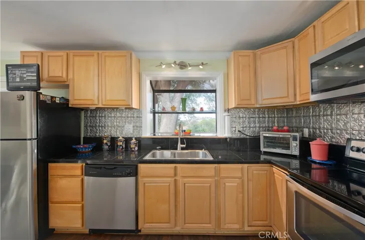 9516 Dennis, Chatsworth, California 91311