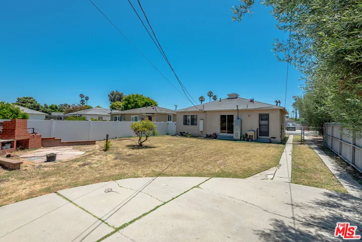 12841 Bonaparte Avenue, Los Angeles, California 90066