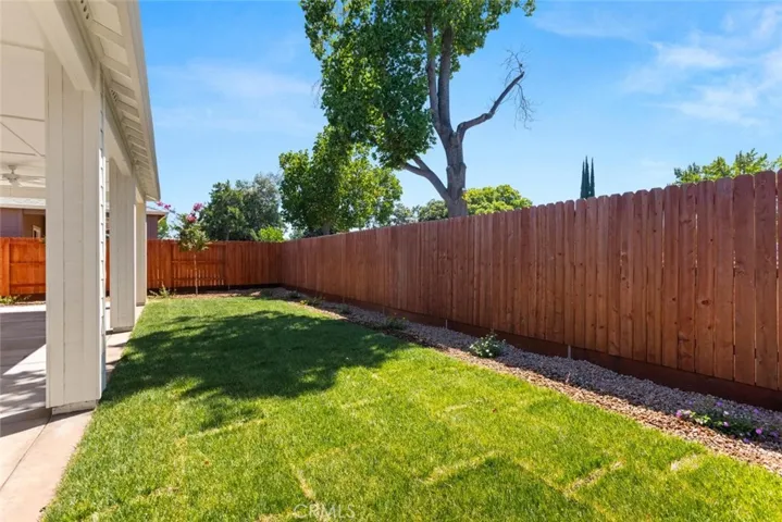 Fully Landscaped Back Yard w/ Auto Sprinklers
