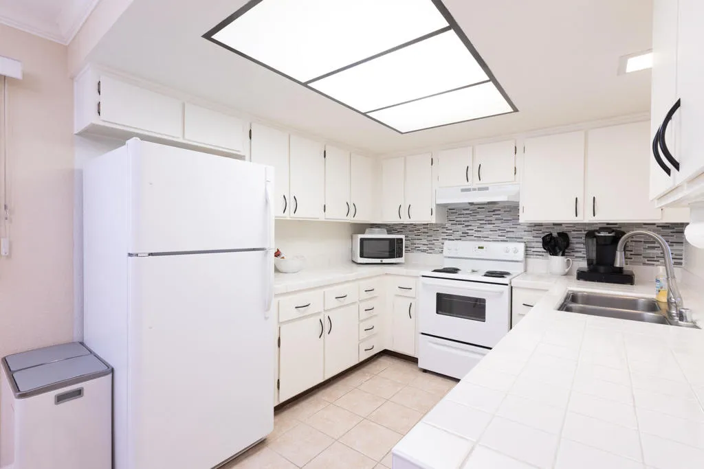 5301 E Waverly Drive 222, Palm Springs, California 92264 — photo 4