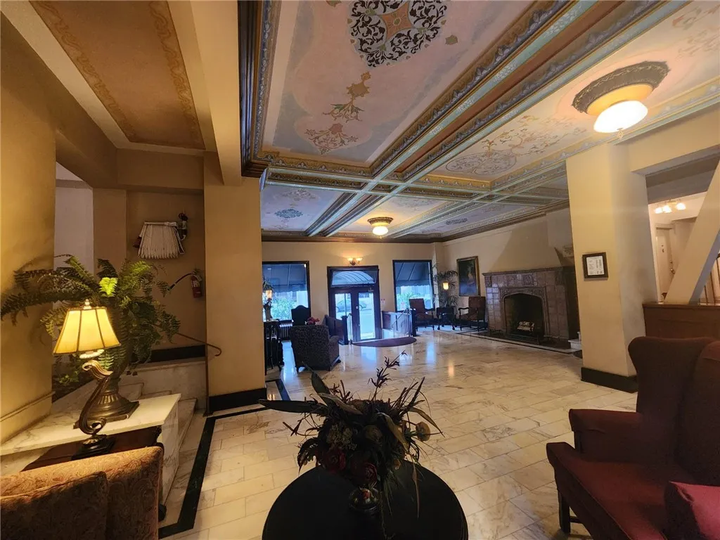 Here's another shot of this beautiful lobby.