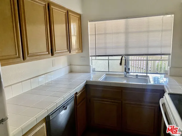 675 Oak Run Trail Tl301, Oak Park, California 91377