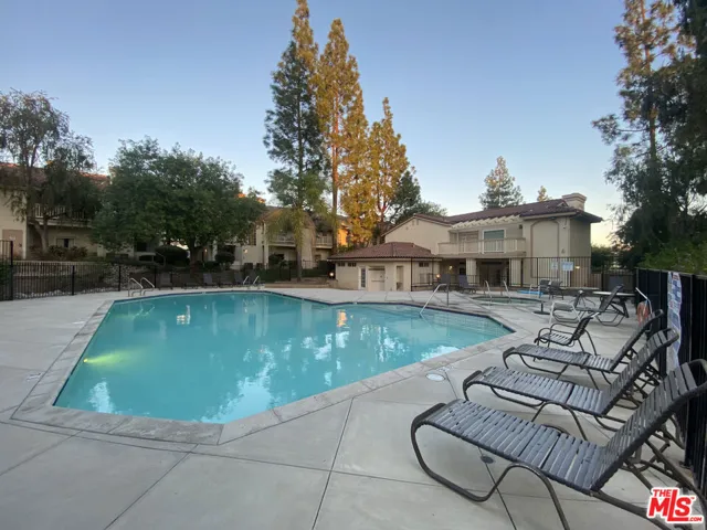 675 Oak Run Trail Tl301, Oak Park, California 91377