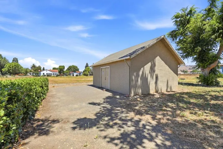 3065 Pacheco Pass Highway, Gilroy, California 95020