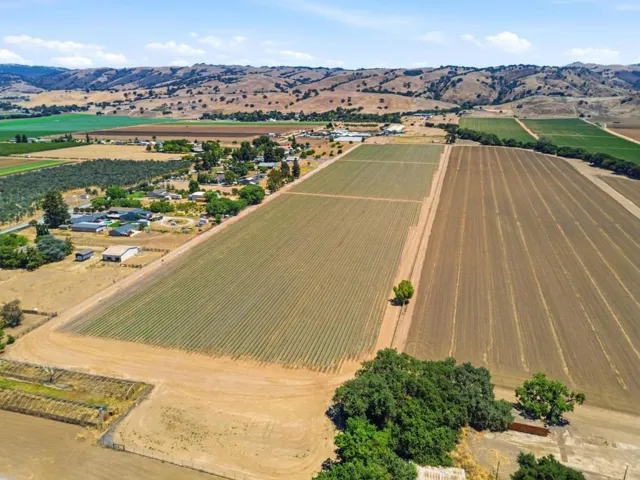 3065 Pacheco Pass Highway, Gilroy, California 95020
