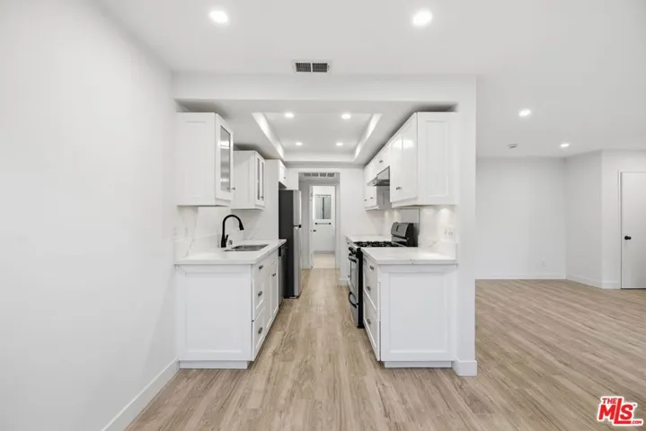 13025 Moorpark Street 106, Los Angeles, California 91604