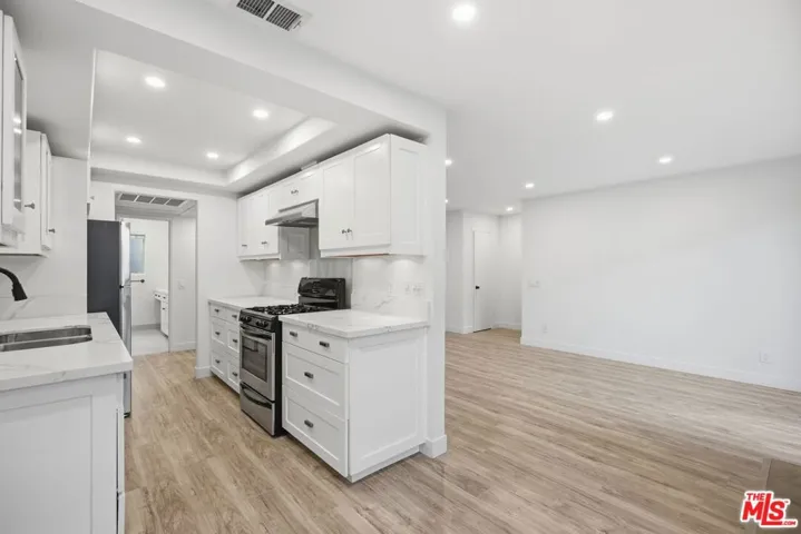 13025 Moorpark Street 106, Los Angeles, California 91604