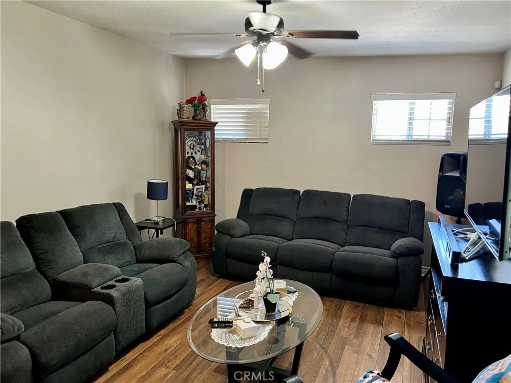 Second living room
