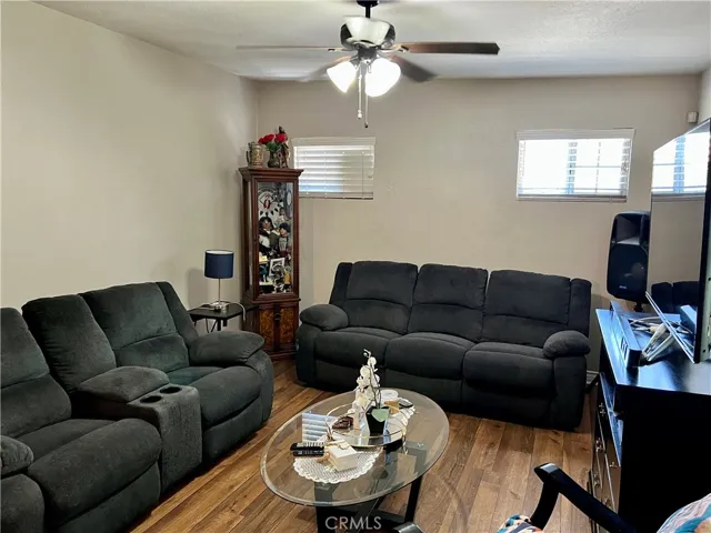 Second living room
