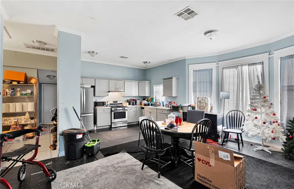 1076 W 5th St, San Bernardino, California 92411 — photo 5