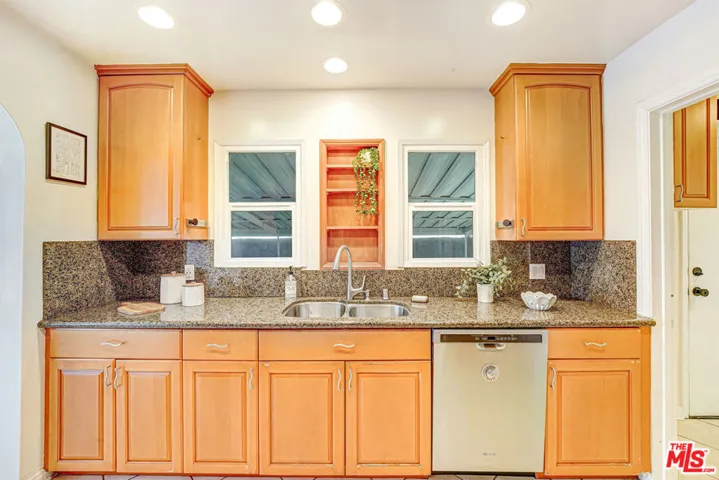 4214 W 29th Street, Los Angeles, California 90016
