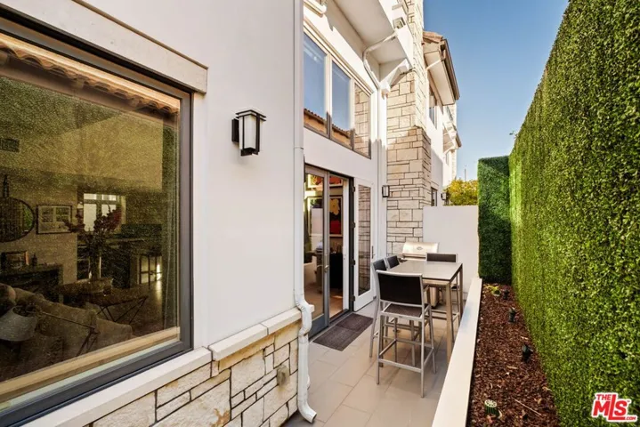 612 Lincoln Boulevard 3, Santa Monica, California 90402