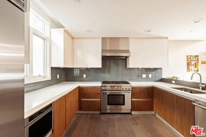 612 Lincoln Boulevard 3, Santa Monica, California 90402