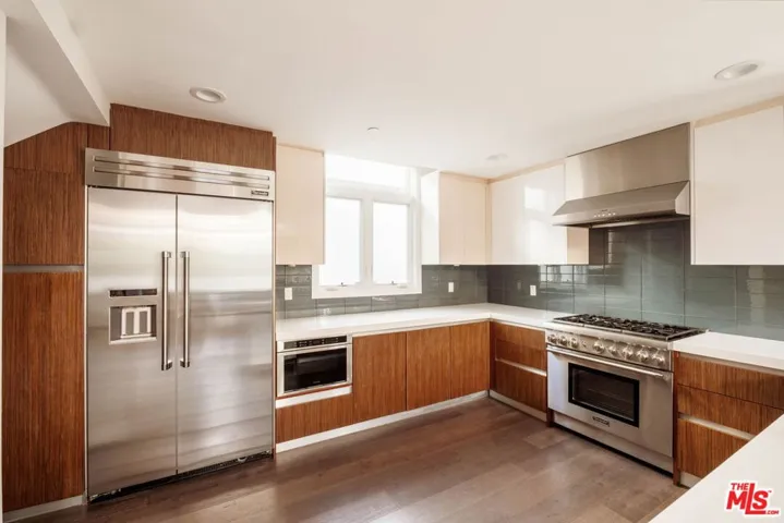 612 Lincoln Boulevard 3, Santa Monica, California 90402