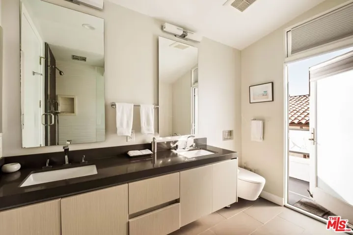 612 Lincoln Boulevard 3, Santa Monica, California 90402