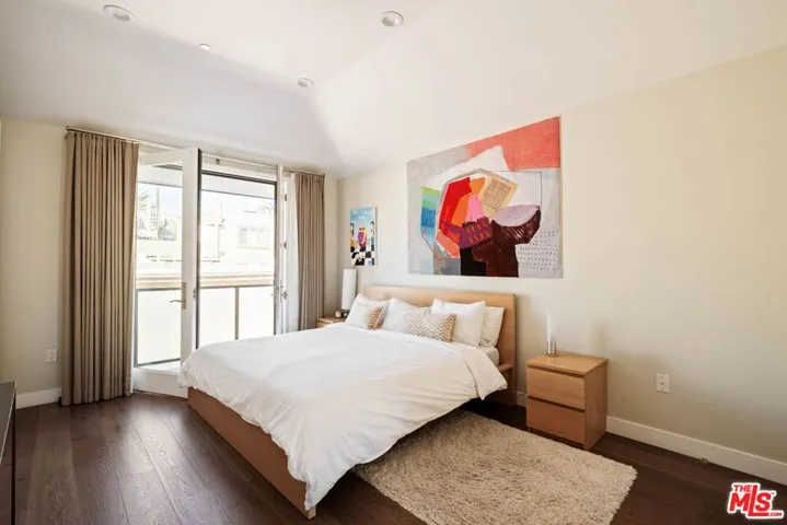 612 Lincoln Boulevard 3, Santa Monica, California 90402