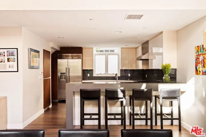 612 Lincoln Boulevard 3, Santa Monica, California 90402