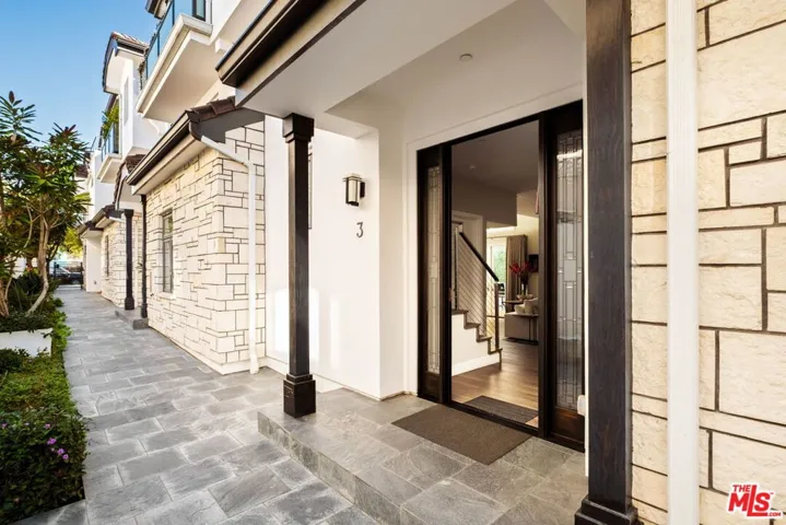 612 Lincoln Boulevard 3, Santa Monica, California 90402