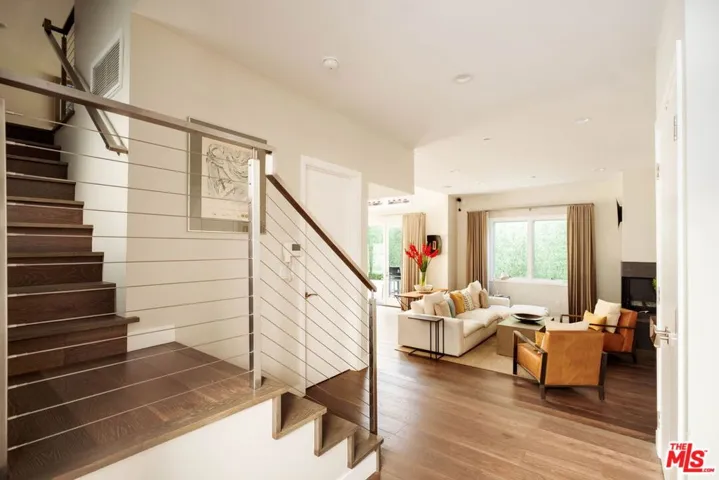 612 Lincoln Boulevard 3, Santa Monica, California 90402