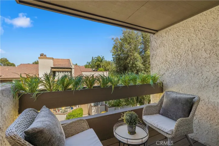 5800 Owensmouth Avenue 14, Woodland Hills, California 91367