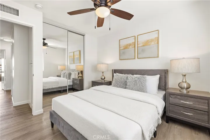 5800 Owensmouth Avenue 14, Woodland Hills, California 91367