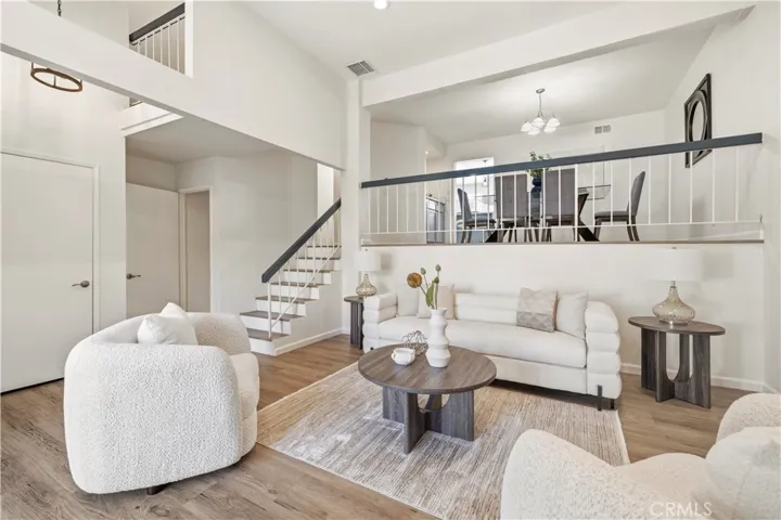 5800 Owensmouth Avenue 14, Woodland Hills, California 91367