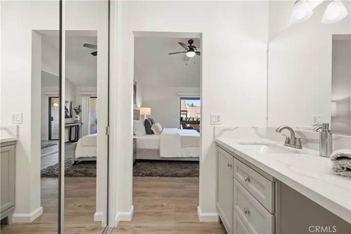 5800 Owensmouth Avenue 14, Woodland Hills, California 91367